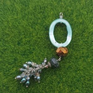 Stunning Mother Of Pearl Dangle Pendant P315